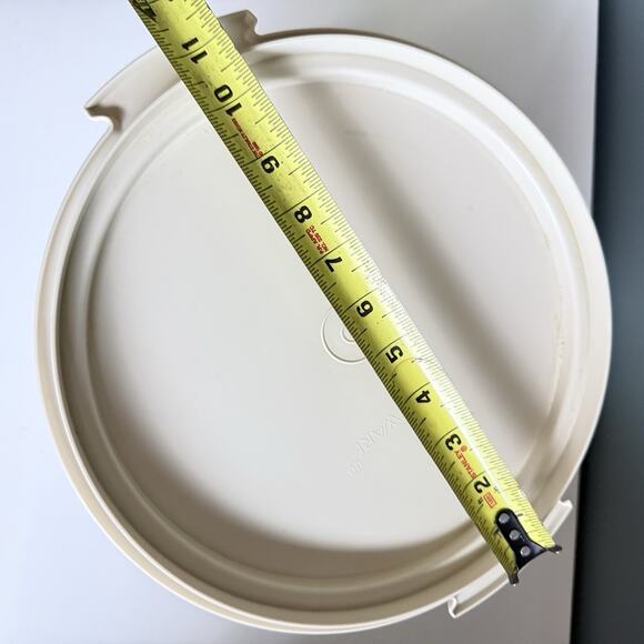 Vintage Tupperware White Cake Pie Carrier Keeper 10 Inch Plastic Collectible T36 - Picture 5 of 10